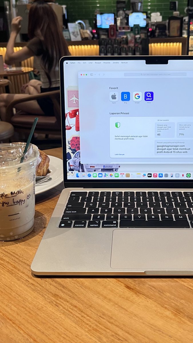 passport photo done, now slow working at a café ☕️