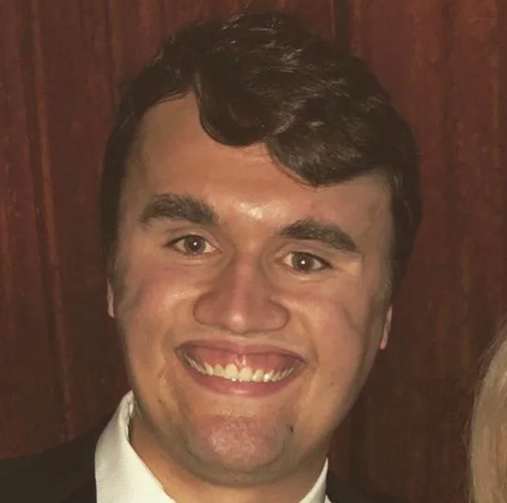 tgy_56's tweet photo. Breaking news, according to the White House: Charlie Kirk is currently at President Donald Trump's bedside. 
Meanwhile, Erica was seen leaving the building.
#iran https://t.co/8jsLNITn2F