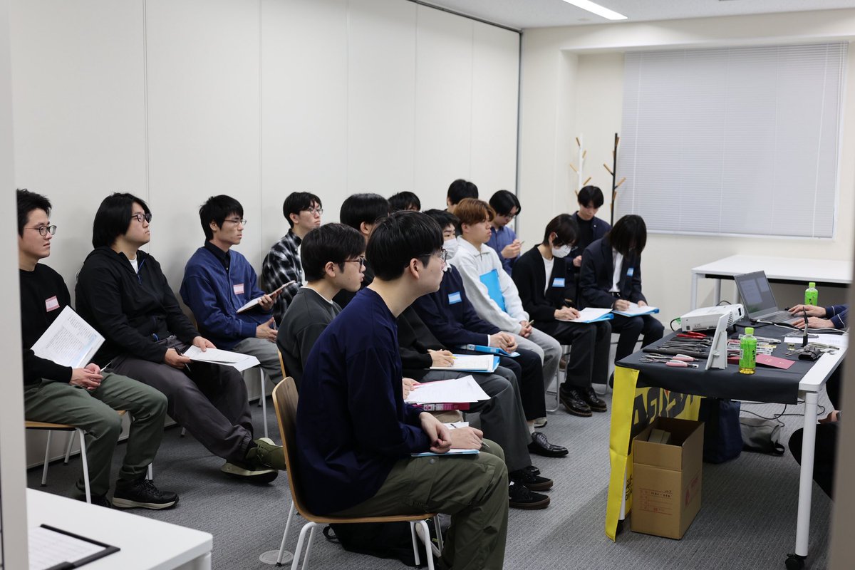 sanjo_uni's tweet photo. ＼初開催！産学連携実習事前交流会／
企業の皆さまが学生たちに
魅力を紹介するイベントです💁‍♂️
実習への意欲も高まること間違いなし！
4/9まで開催しています
#三条市立大学 #産学連携実習 https://t.co/7EVq9f8W6L