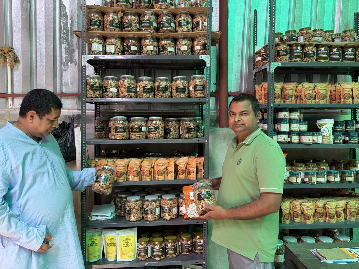 Madanjhajourno1's tweet photo. Now enjoy Bihar’s pride delicacy “थकुआ” ( Tekuwa) anytime anywhere online across India. Glad visiting Mithila’s new startup “Mitteeka” at Sarisab pahi in Madhubani.also get all other traditional delicacies of Mithila at your doorstep . Best wishes young minds .#BacktoRoots https://t.co/1antSIWRFK