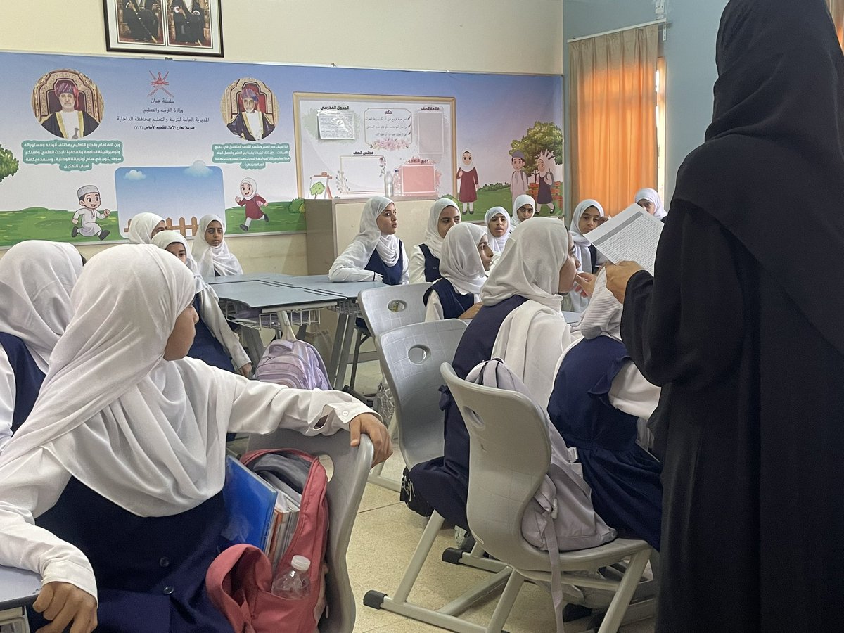 MarejSchool's tweet photo. نظّمت أ: منى الحراصية بالتعاون مع أ: زينب الرواحية  وبحضور مديرة المدرسة أ: رحمه الهدابية لقاءً تعريفيًا وتوجيهيًا لطالبات برنامج (ثروة5)، بهدف تعريف الطالبات بمساراته وآلية الدخول إلى المنصة، وتوجيههن لاستثمار  وتنمية مواهبهن نحو مستقبل مشرق. https://t.co/v0sZy6EDLZ