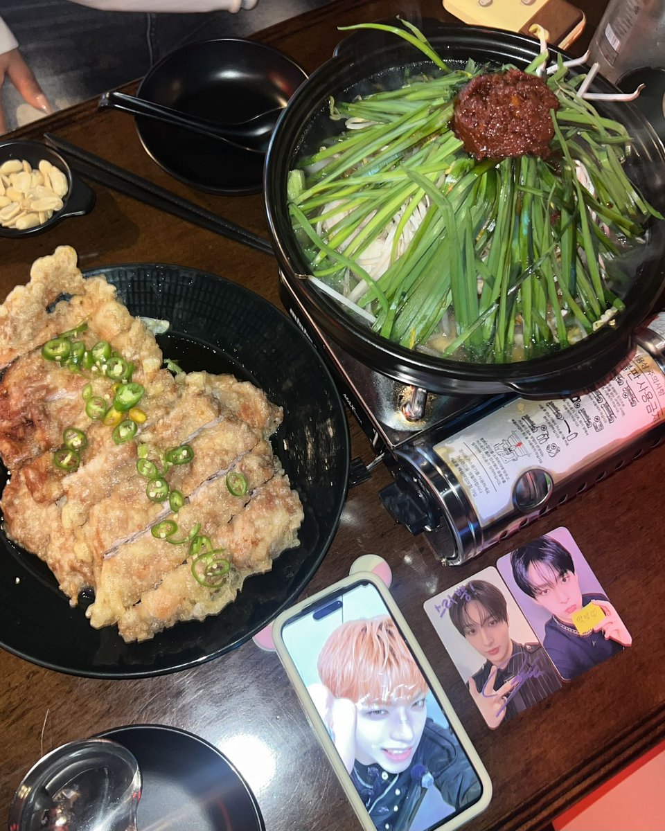 🥢 tweet media
