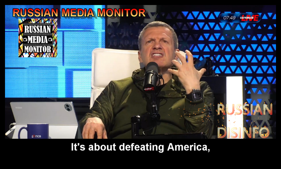 Julia Davis tweet media