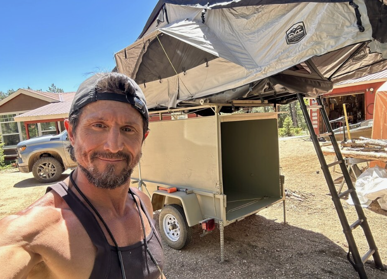 tommygunnxxx's tweet photo. Wanna sleep under the stars with me tonight? ✨ #wednesdayvibes #campout #stars https://t.co/kCXnRfsCeC