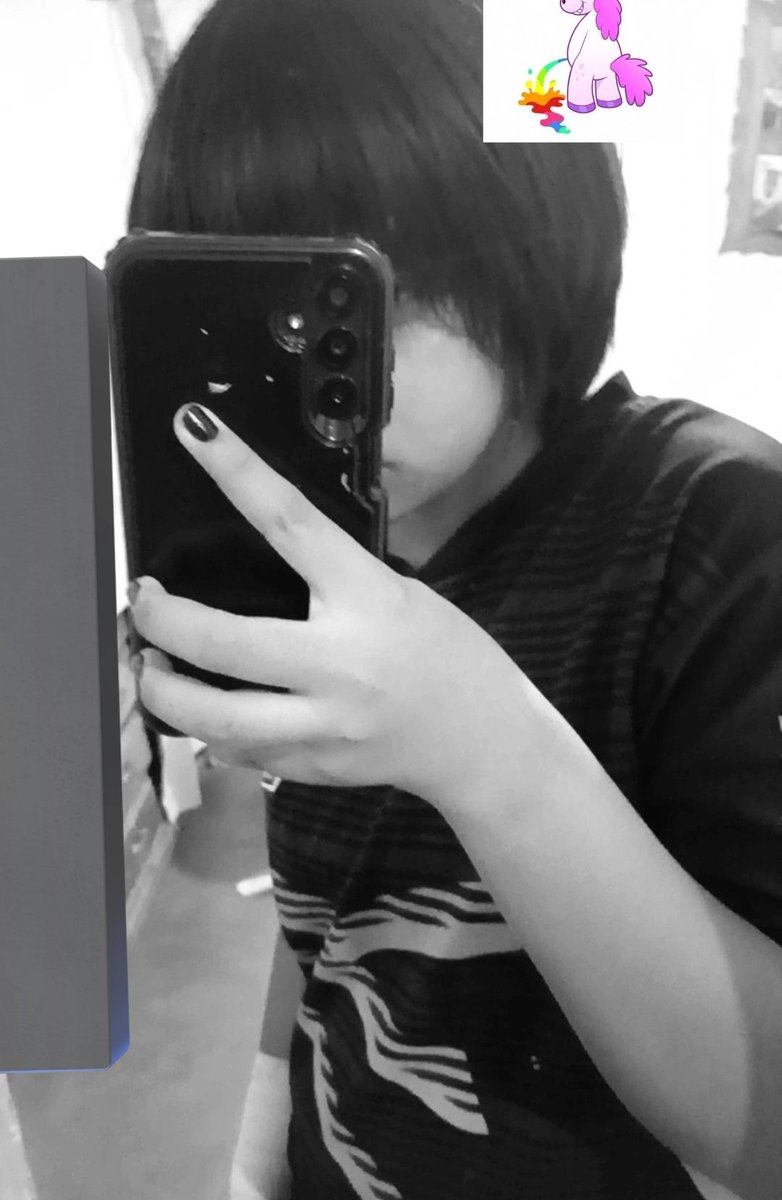 𝐕.𝐇 tweet media