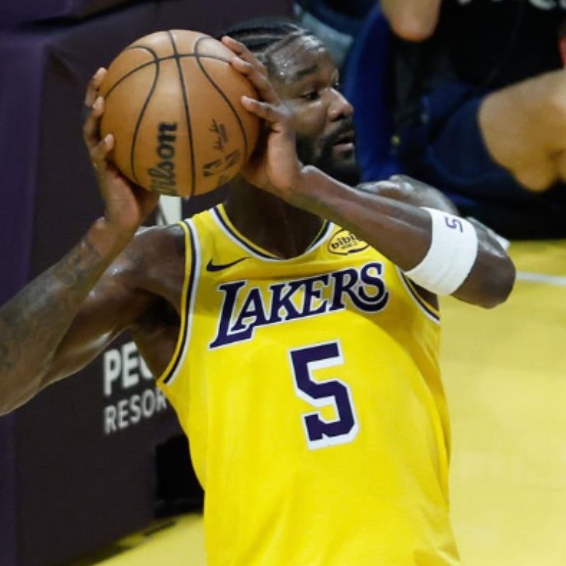 Lakers Lead tweet media