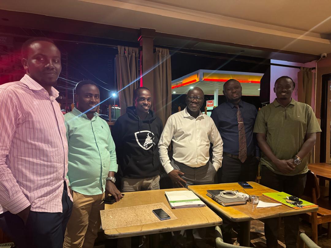 RUGABOFC1's tweet photo. Rugabo city Reps and Chairman Godber of @mhoba256 convened on pressing national issues. Productive discussions underway. Thanks for your attention to this matter.
Admin
#Panda_Gaali
#BackToTheKraal https://t.co/Yz0oNmTuwH