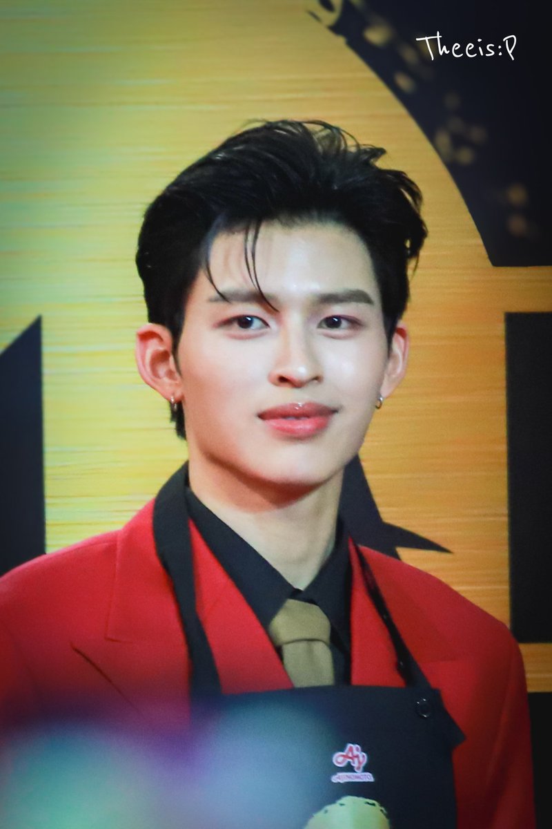 Theeis:P🖥🍑 tweet media