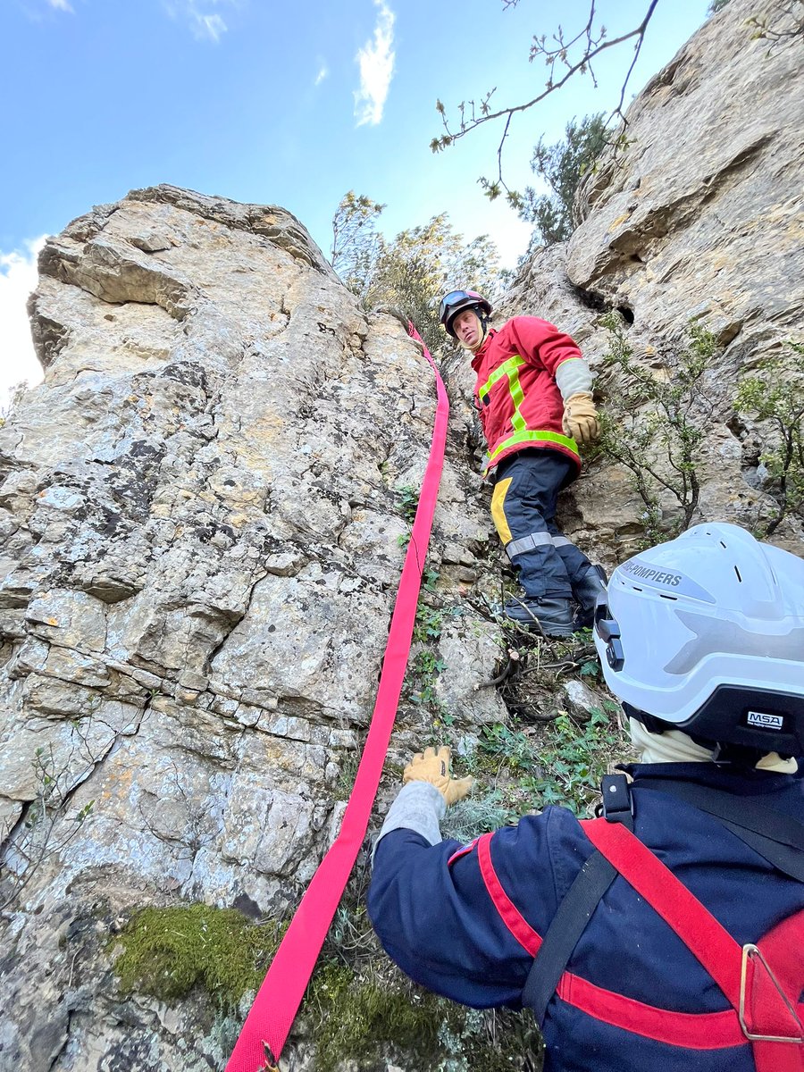 sdis84's tweet image. Les #pompiers84 accueillaient la semaine passée 11 stagiaires de la #formation chef de groupe feux de forêt #FDF3, organisée par l' @ECASCVALABRE , pr une semaine de mise en pratique en #Vaucluse.