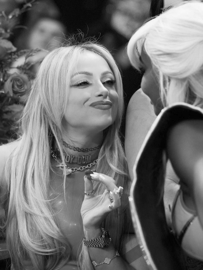 𝓞LIVIA BROOKLYN tweet media