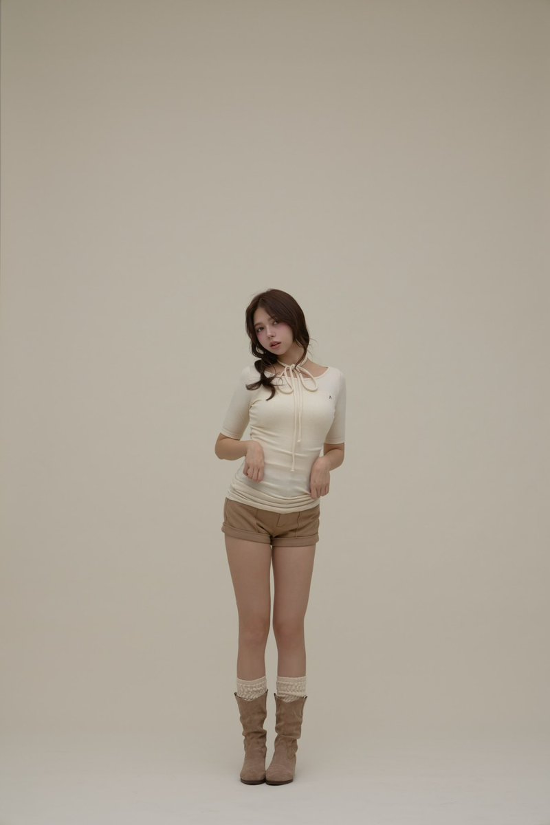 Bruna pants set up color ivory/black ¥16,500-tax in トップスと