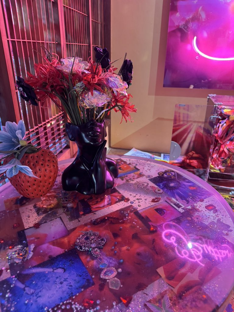 __a____01's tweet photo. 久しぶりに友達と遊んだ～！蜷川実花の展示いってケーキ食べて平成プリとった🤣🤣盛れなさすぎて逆におもしろかったな🤣🤣 https://t.co/XljmVDvuCU