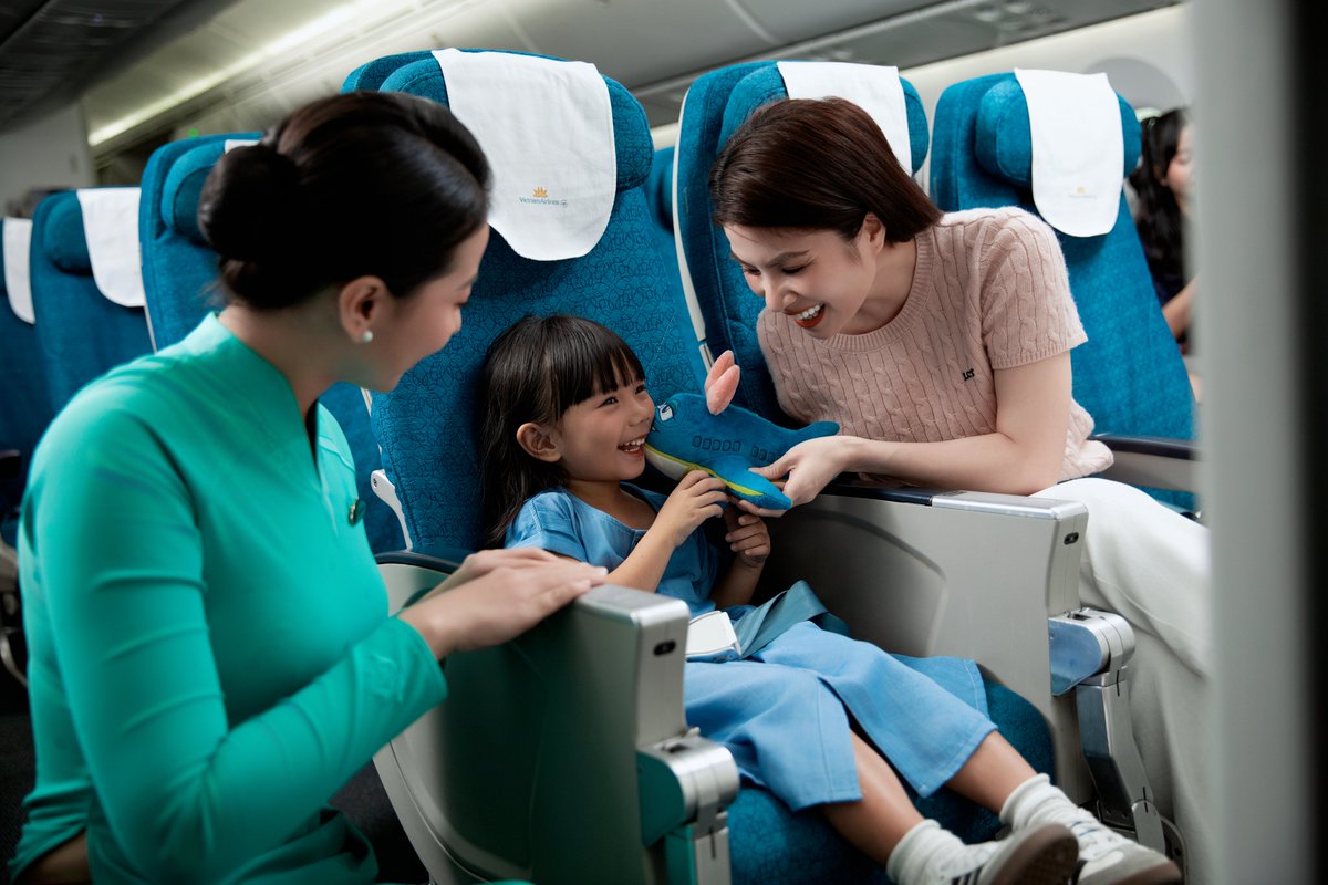 Vietnam Airlines tweet media