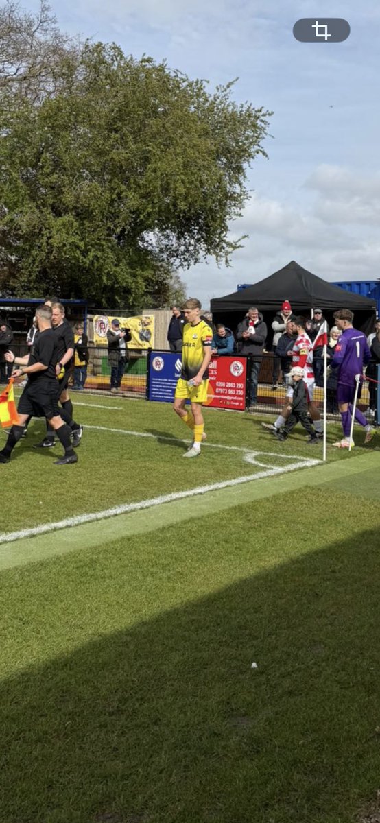 samgodfroyy's tweet photo. @Horndean_FC  ©️ https://t.co/b4cIvgAour