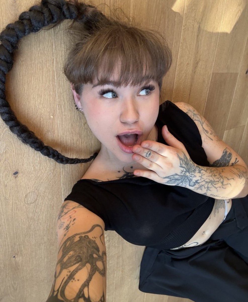 Anna Valentyna tweet media