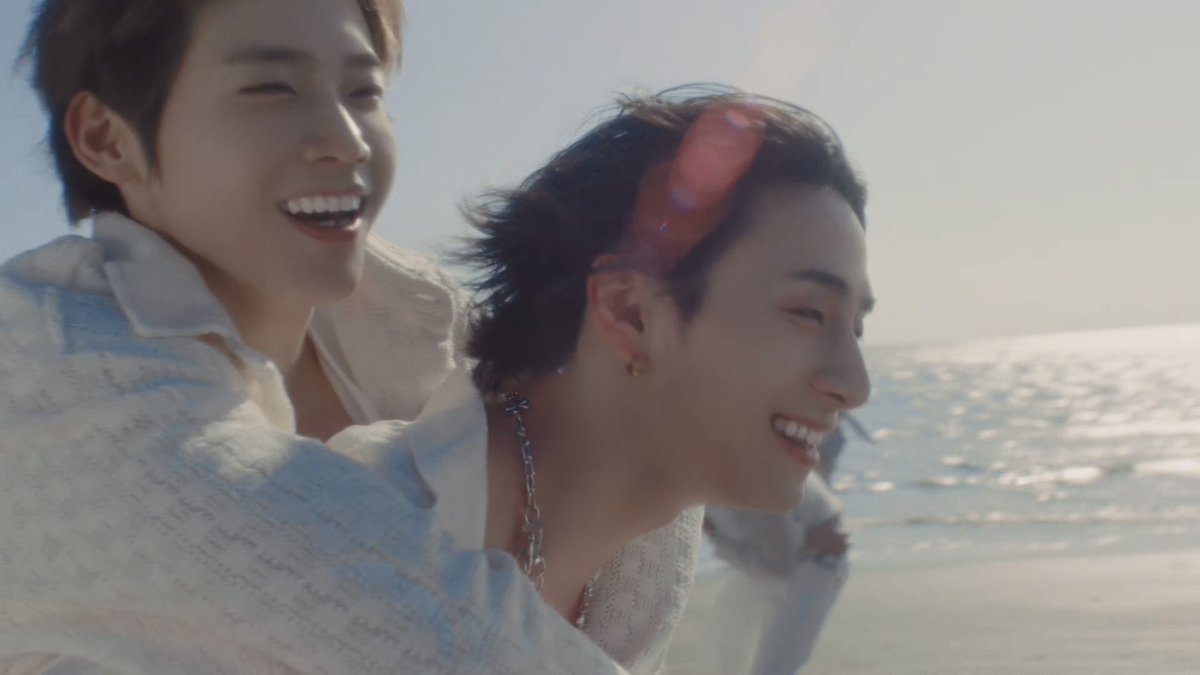 めしこ tweet media