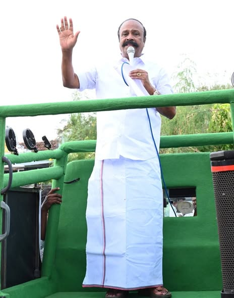 thondan's tweet photo. சிவகங்கை மாவட்டம் - திருப்பத்தூர் சட்டமன்ற தொகுதி, சுண்ணாம்பிருப்பு , சின்ன கொழிஞ்சிபட்டி மற்றும் குண்டேந்தல்பட்டி ,பிராமணம்பட்டி,திருக்கோஷ்டியூர்  ,வைரவன்பட்டி ,தானிப்பட்டி , காட்டாம்பூர் உள்ளிட்ட திருப்பத்தூர் தெற்கு ஒன்றிய பொது மக்களை சந்தித்து கழகத் தலைவர், மாண்புமிகு தமிழ்நாடு முதலமைச்சர் தளபதி திரு.M. K. Stalin அவர்கள் தலைமையிலான திராவிட மாடல் அரசின் சாதனைகளையும், 2026 கழக தேர்தல் வாக்குறுதிகளையும் எடுத்துரைத்து மதச்சார்பற்ற ஜனநாயக முற்போக்கு கூட்டணியின் வெற்றி சின்னமாம் உதயசூரியன் சின்னத்திற்கு வாக்கு சேகரித்து, மக்களின் அன்பையும், ஆதரவையும் பெற்றார்  தொகுதியின் காவலர் ,  மாண்புமிகு அமைச்சர் KR.பெரியகருப்பன் . 
இந்நிகழ்ச்சியில், கழக நிர்வாகிகள் மற்றும் மதச்சார்பற்ற ஜனநாயக முற்போக்கு கூட்டணியின் நிர்வாகிகள், உள்ளாட்சிப் பிரதிநிதிகள், கழக மூத்த முன்னோடிகள், கழக உடன்பிறப்புகள் பெருந்திரளாக கலந்து கொண்டனர்.
#ஸ்டாலின்_தொடரட்டும்
#தமிழ்நாடு_வெல்லட்டும்
#VoteForDMK
#SivagangaiDMK