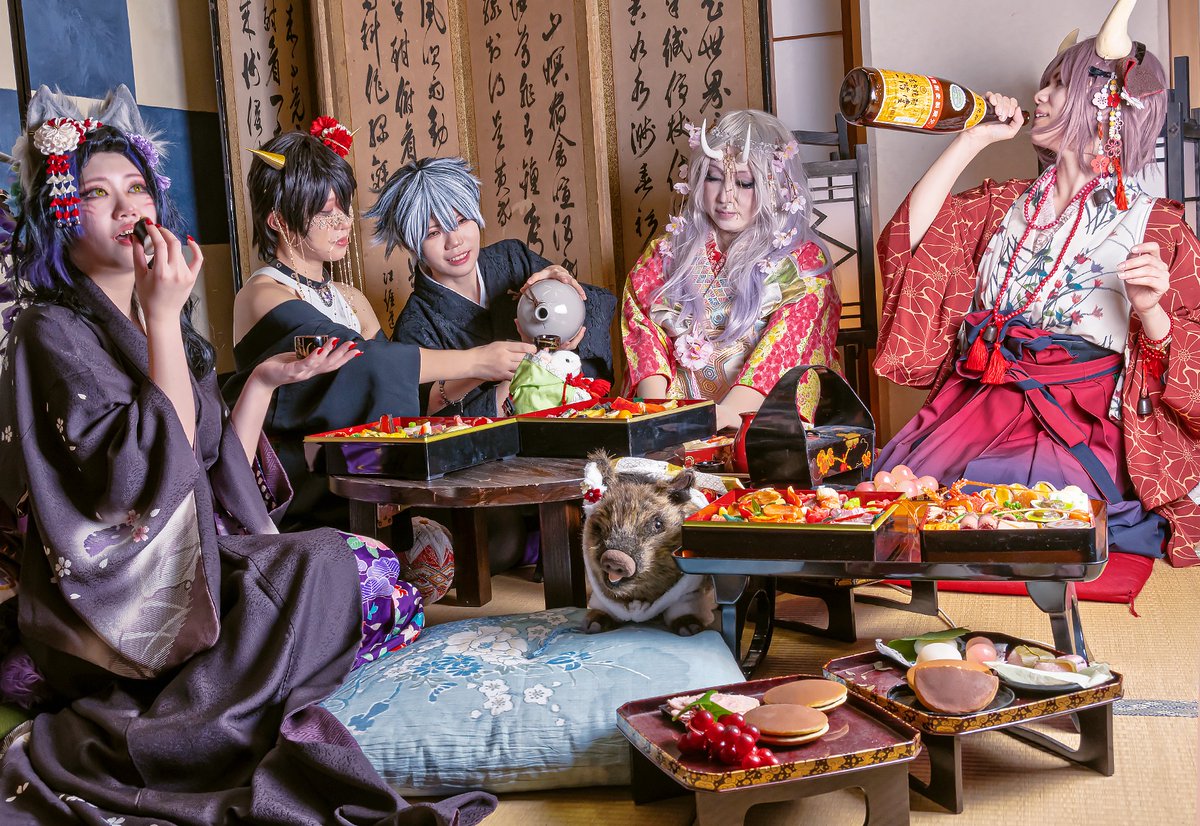 rotflthx's tweet photo. 花見の後の二次会🌸🍶
（妖怪だって花見するんだよっ！！）
（　　ここどこ）
（もう朝だ、、、）
（ね～む～い～～）

📷@beltcamera

@ashayake_iro
@toru_s_02
@may_g_7
@melt_576 
@rotflthx
w/ 亥子🐗と宙太郎🐭

#幻装綺譚 #幻装綺譚妖怪編 https://t.co/wVl19Z8MfS