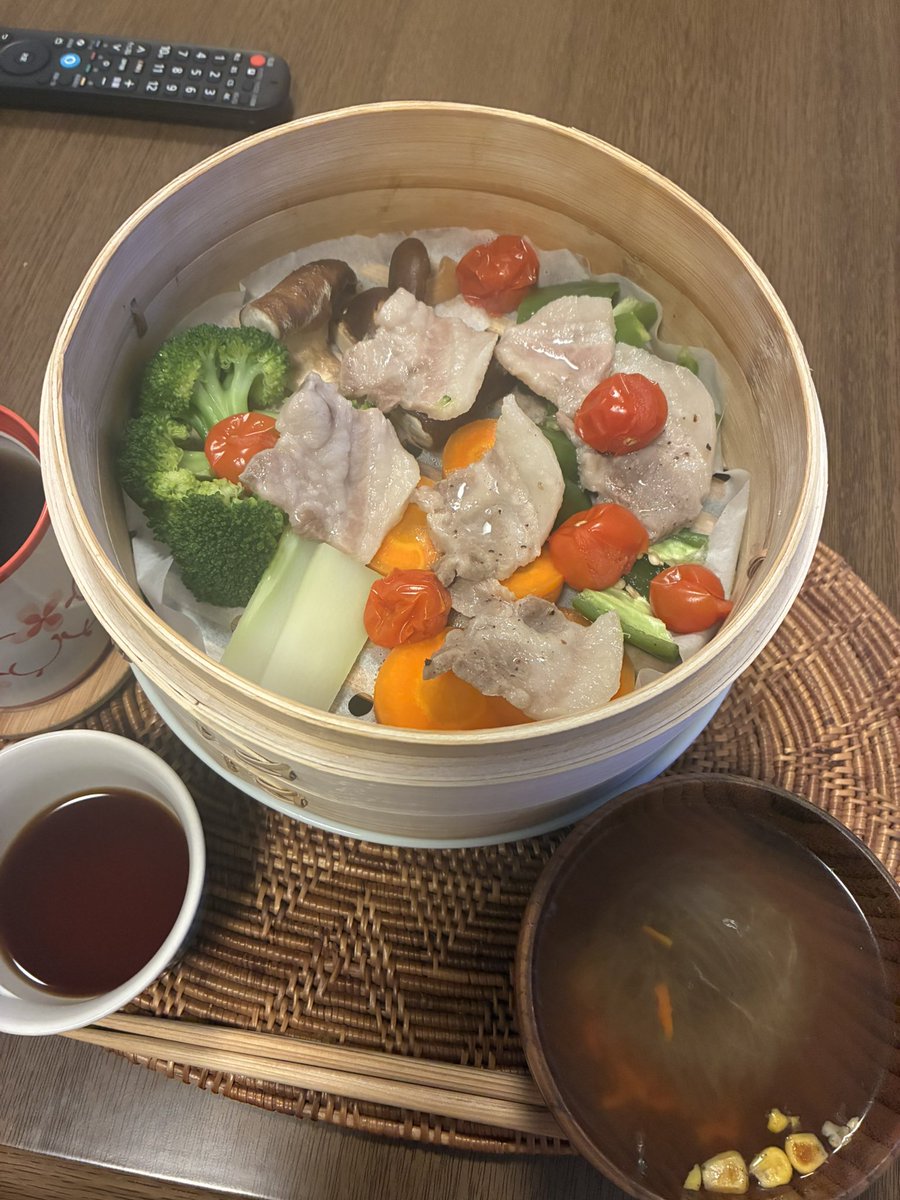 mico3885's tweet image. お疲れ様です🍵

せいろ蒸し
春雨スープ

今週はイレギュラーなスケジュール
身体がついてこない💦
土曜日も仕事なので
低め安定でぼちぼちと☺️