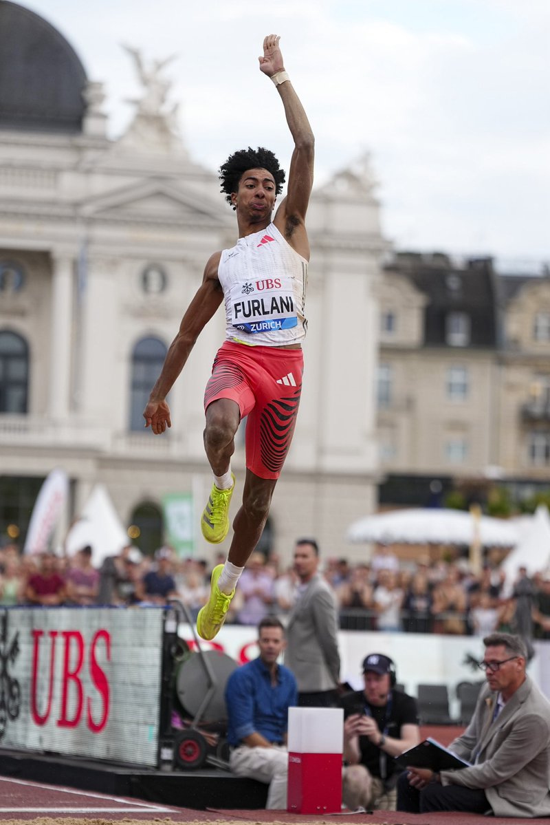 DiamondLeagueXM's tweet image. Men's Long Jump 🔥

Sand. Speed. Flight. Who flies furthest? ✨

Mattia FURLANI
Miltiadis TENTOGLOU
Liam ADCOCK
Wayne PINNOCK
ZHANG Mingkun
SHU Heng
SHI Yuhao

Glory starts here.

📷CHIARA MONTESANO/GUILLAUME LAURENT/MATTHEW QUINE
#XiamenDL #DiamondLeague #LongJump