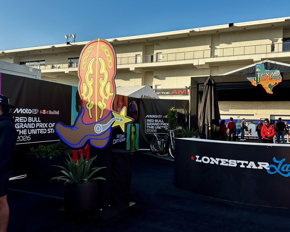 RedBull_KTM_Ajo's tweet image. An admin recap that couldn't stay in the gallery any longer 🤳🏼🤠

The cowboys will miss you, Texas 🏇🏼

| #USGP🇺🇸 | #GivesYouWings | #ReadyToRace | #AjoFamily | #MotoGP |