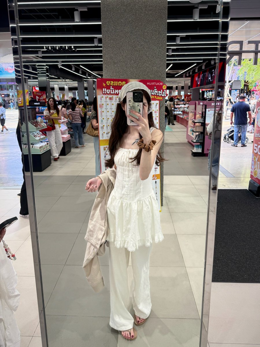 terribl5's tweet photo. 🎬第四届“对镜自拍”大赛📷  

 清新对镜自拍，记录美好瞬间！

深圳福田 南山 https://t.co/61DHtex8NB