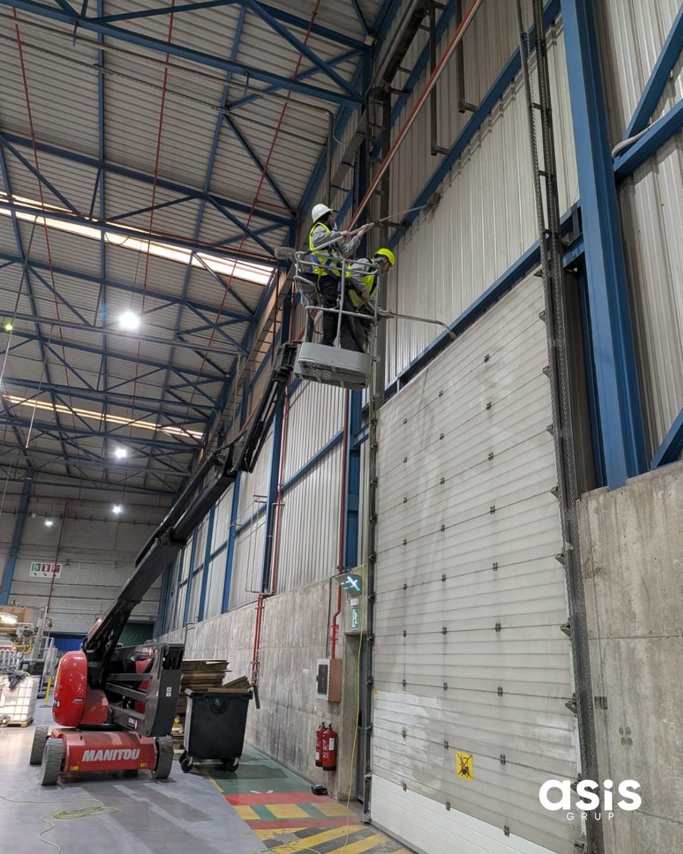 GrupAsis's tweet photo. Imatges del servei de neteja realitzat a la nau industrial de Hinojosa Packaging Group 🏭✨

Un entorn de treball que requereix organització, constància i atenció als detalls per mantenir-lo en bones condicions. https://t.co/oqrTSsOGrB