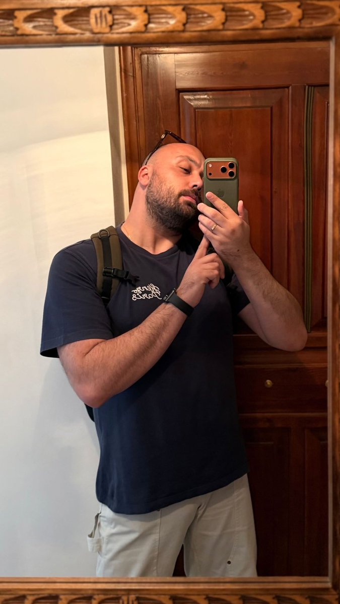 Ποσιμπολ tweet media