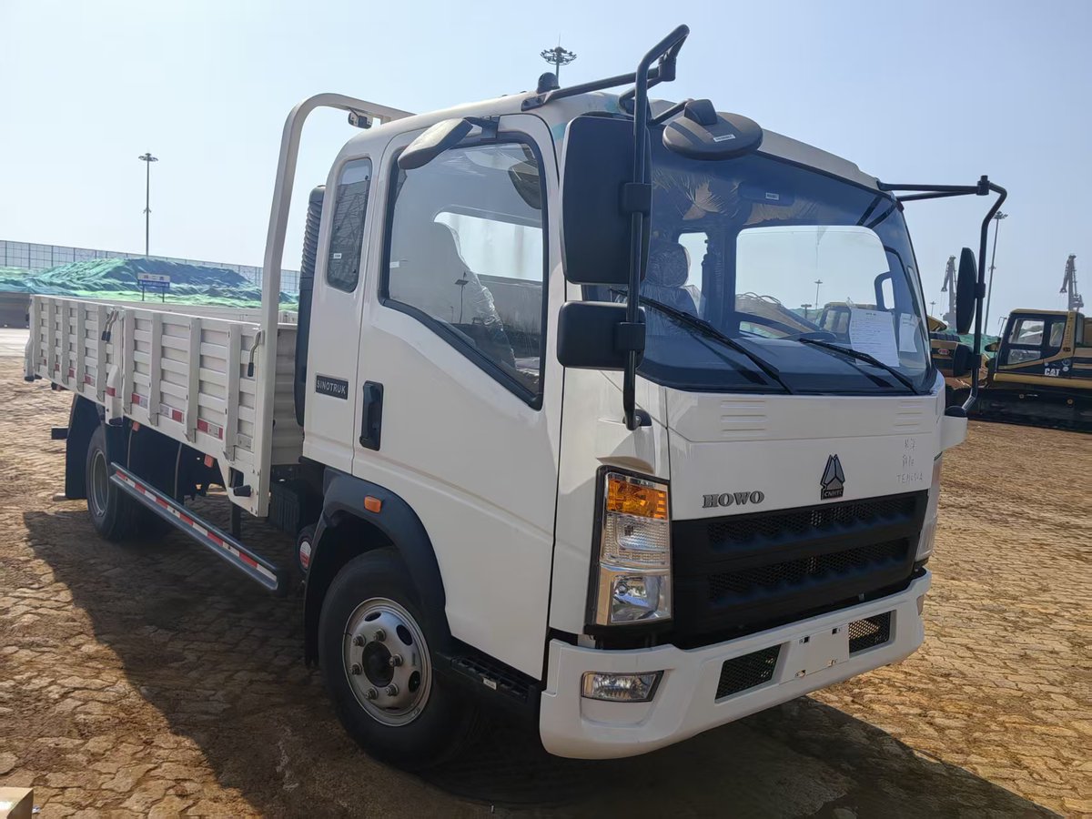 HuFreda's tweet photo. #HOWO Light Cargo Truck https://t.co/CuAf9KlpLt