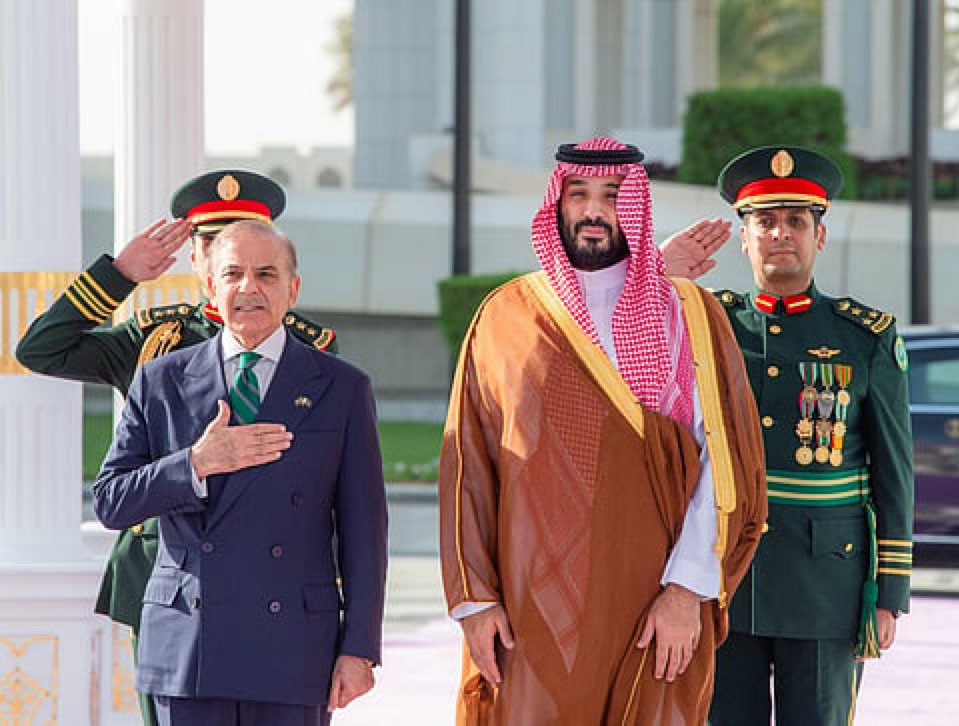 SHGaaaa2014's tweet photo. السعودية 🇸🇦 - باكستان 🇵🇰:

التحالف الإسلامي الذي أثبت قوته في أحنك وأصعب الظروف. https://t.co/ZykRWltoFA