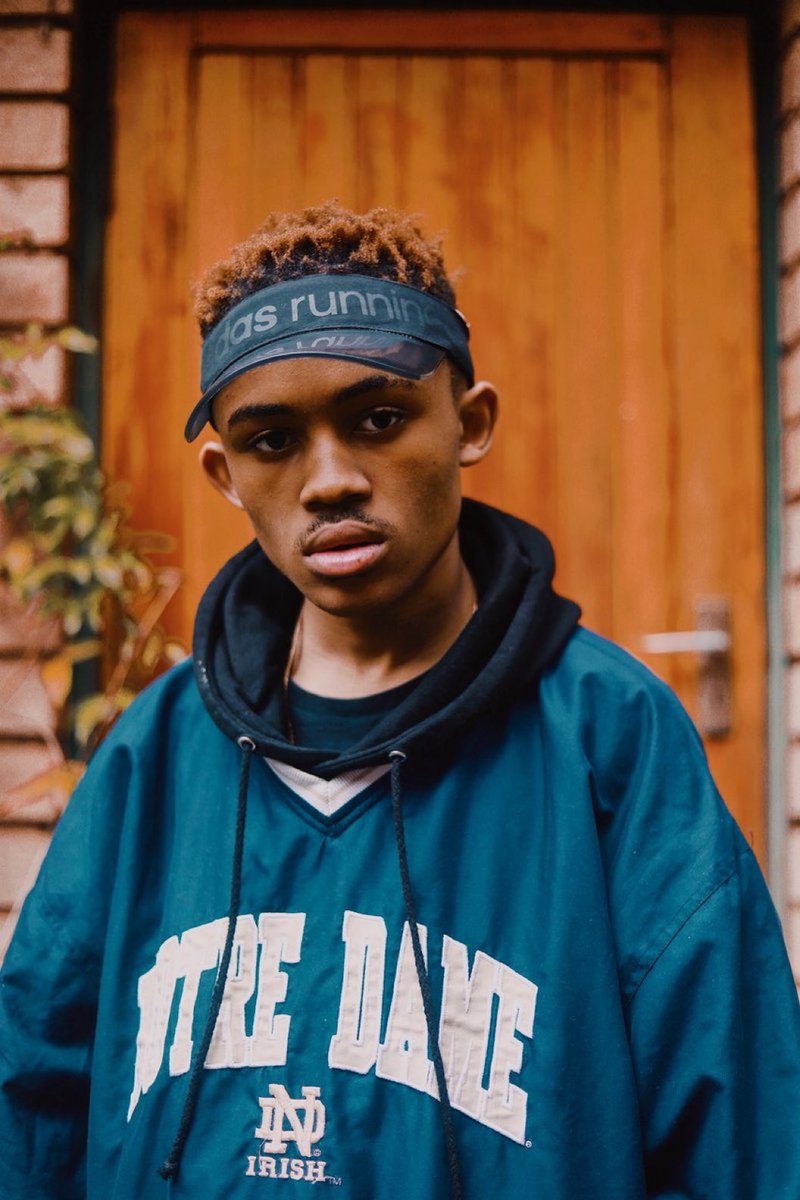 S I H L E T H E P L U G tweet media