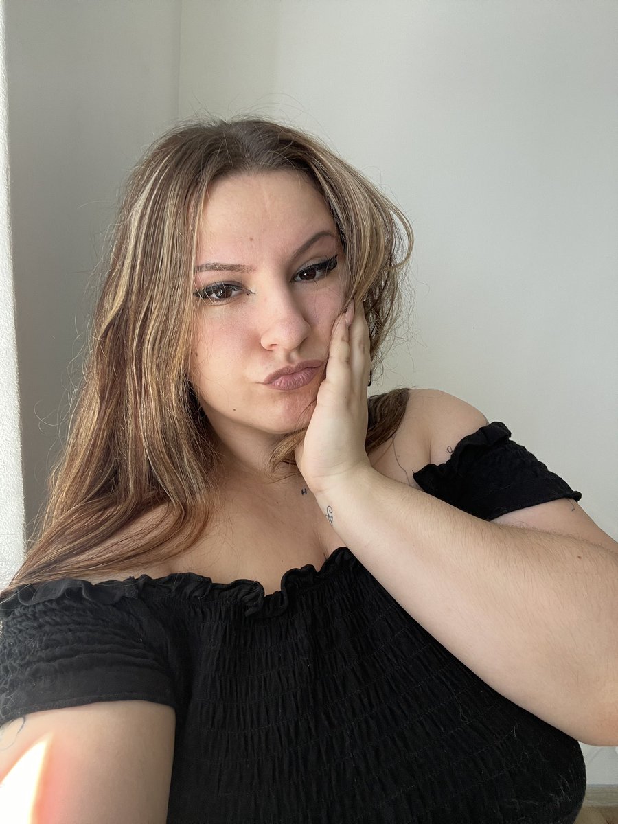 Ta Kotlárová tweet media