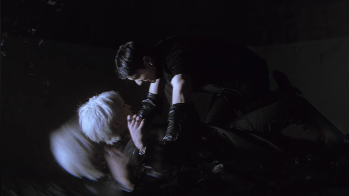 &☾𖤓 tweet media