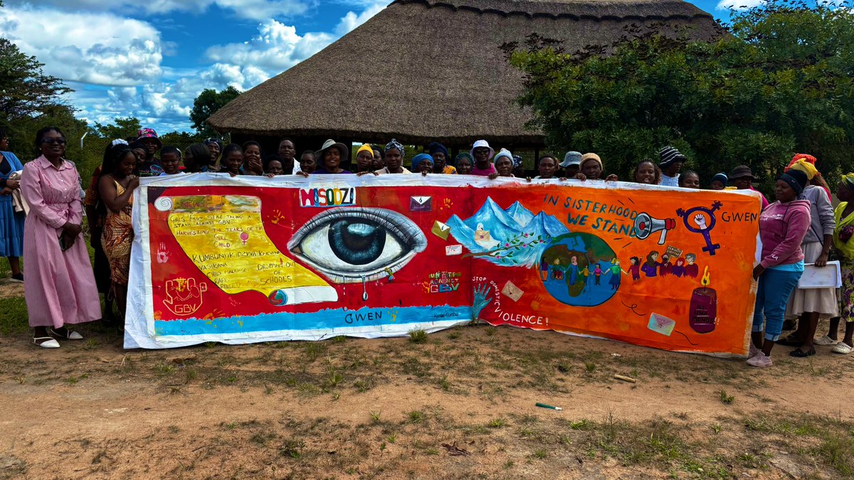 kumbekumbe's tweet photo. Misodzi/Entre der Tränen (Harvestof 💦)cloth has returned to 🇿🇼.In🇨🇭young people &amp; artists from Basel added their own drawings&amp;messages 2 fight Gender Based Violence.The #cloth holds voices frm 2 continents woven together thru 🎨 #art #EndViolence #sisterhood #SDG5  @GwenTrust https://t.co/kmsCLNAU3G