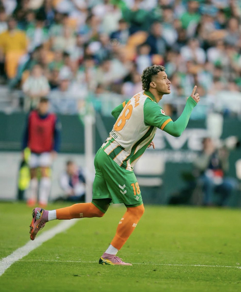 alexferj_'s tweet photo. 🚨🟢 Manu Fajardo, sobre Deossa:

🇨🇴 "Está tranquilo, cada vez está madurando más. Cuando ha tenido continuidad ha demostrado qué clase de jugador es".

↪️ "Toca arroparle y no soltarle de la mano porque estoy convencido de que tiene que darle muchas alegrías al #RealBetis". https://t.co/3qK2SaYLEE