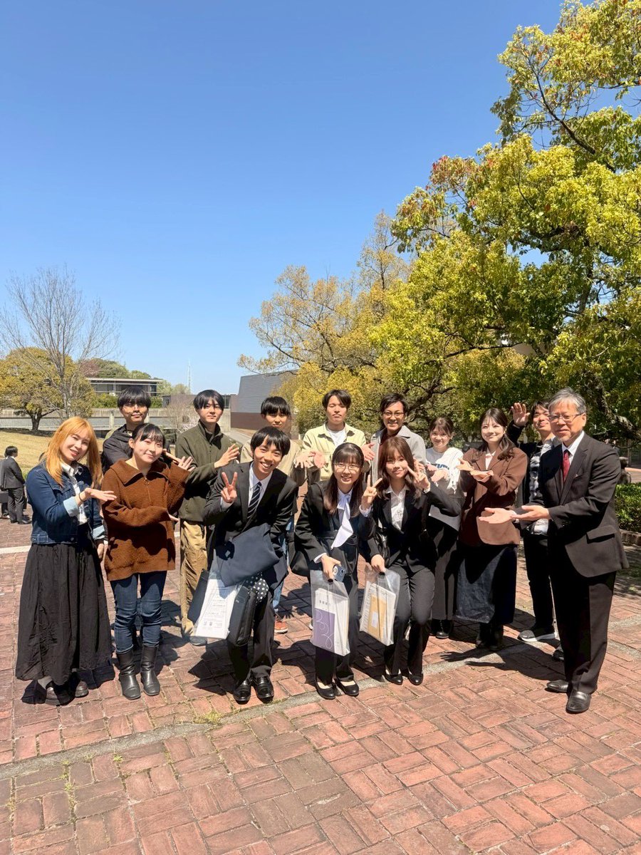 DANOTOKI's tweet photo. 本日は入学式が行われました！

良い天気になり良かったです。
学部に和田さん水野さん、院前期に西尾さんがそれぞれ入学されました🌸

ご入学されたすべての皆様、おめでとうございます。
#春から県芸 https://t.co/V1aprAv7AQ