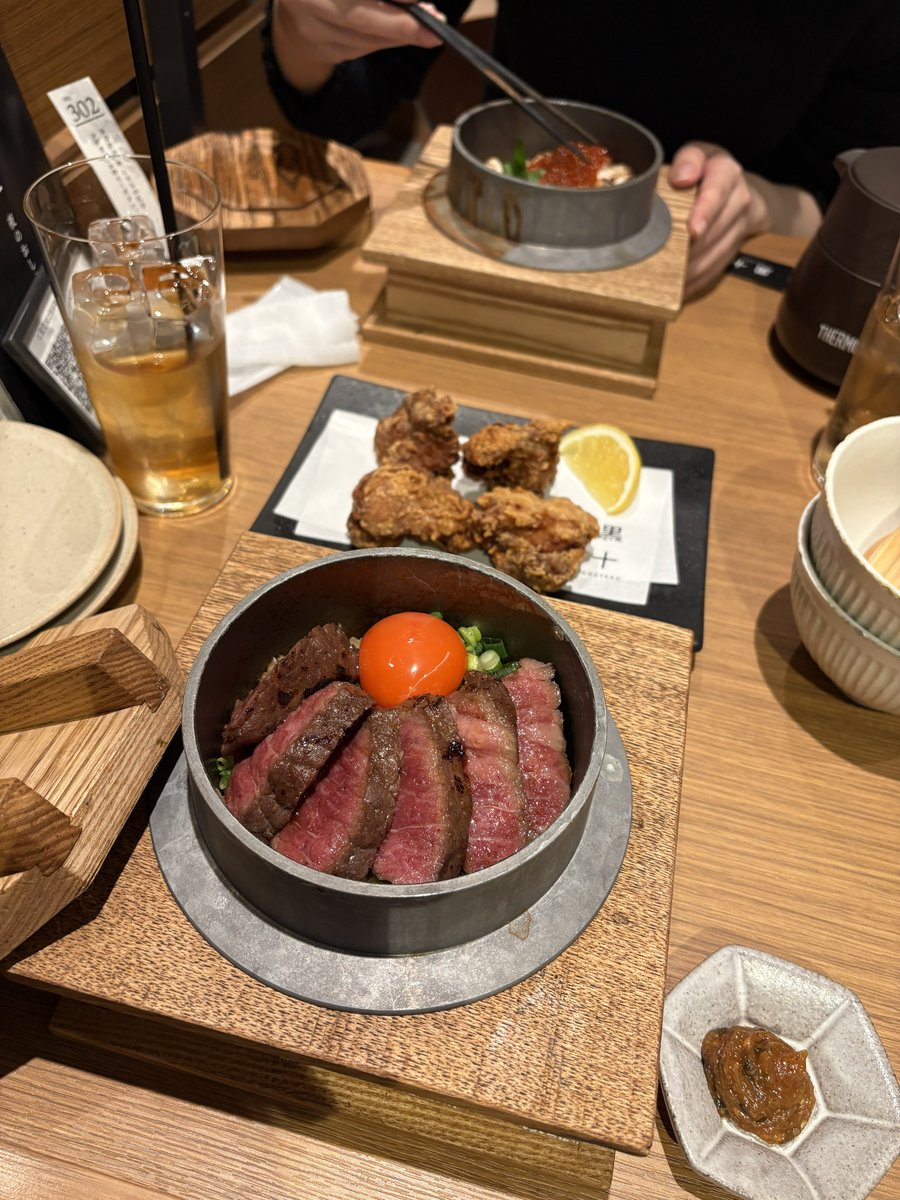 黒毛和牛の釜飯食べに来た