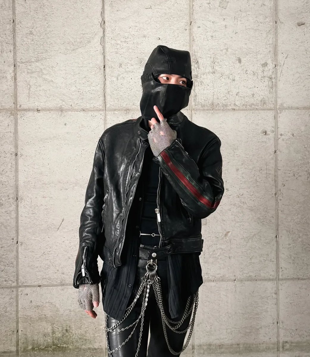 jin pic bot tweet media