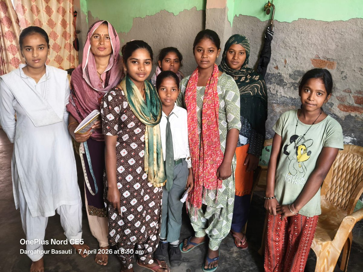 Prerna_UPSRLM's tweet image. स्वास्थ्य सखी दीदियों द्वारा किशोरियों को स्वास्थ्य, पोषण व माहवारी प्रबंधन पर जागरूक किया गया।
480 ग्रामों में “प्रेरणा किशोरी मंच” के माध्यम से शिक्षा व सशक्तिकरण की ओर कदम। 
#UPSRLM
 #Prerna 
#स्वास्थ्यसखी 
#SHG 
#FNHW