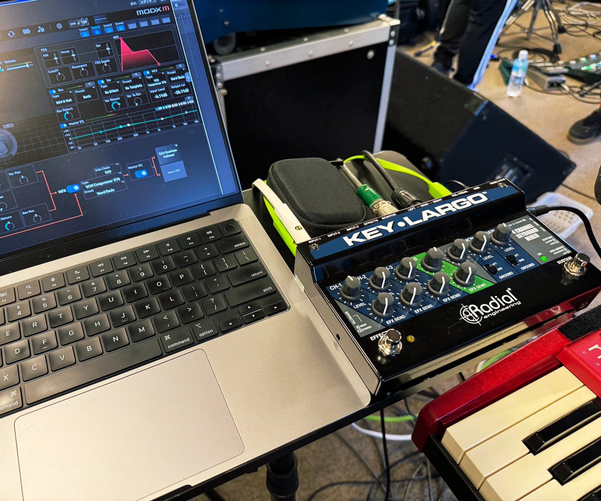 mltkzy's tweet photo. ツアーに向けて...
初めてKey-Largoのインタフェ機能で、ソフト音源使ってみました

とりあえずMODX MのESP使ってみたけど、全然問題なさげでビックリ。。
ミキサーで音量触れて便利やし

けどこうなってくるとProは持ち運びに重くて、MacBook Airが欲しくなる。。いやむしろNeo？
Neo可愛いよねぇぇ https://t.co/T0XsWwcZbK