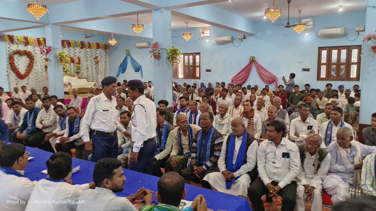 बहुजन समाज पार्टी की राष्ट्रीय अध्यक्ष सुश्री बहन <a href="/Mayawati/">Mayawati</a> जी के निर्देशानुसार जिला स्तरीय बैठक औरैया! 
बैठक में उमड़ा जनसैलाब !
मुख्य अतिथि Ex विधायक/एम एल सी कानपुर मुख्य मंडल प्रभारी मा. <a href="/Ambedkar153/">Bhim Rao Ambedkar</a> जी का भव्य स्वागत है 
14 अप्रैल डॉ भीमराव अम्बेडकर जी की जयंती पर लखनऊ चलो