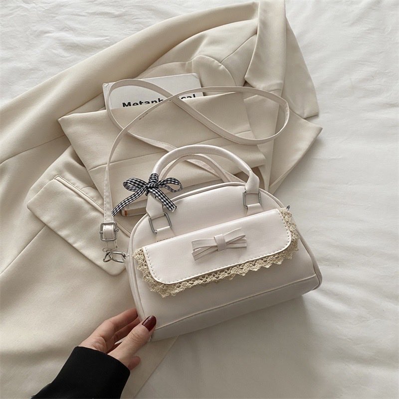 littleblsh's tweet photo. Cute sling bag for daily 

a thread https://t.co/axsX7OGIJI