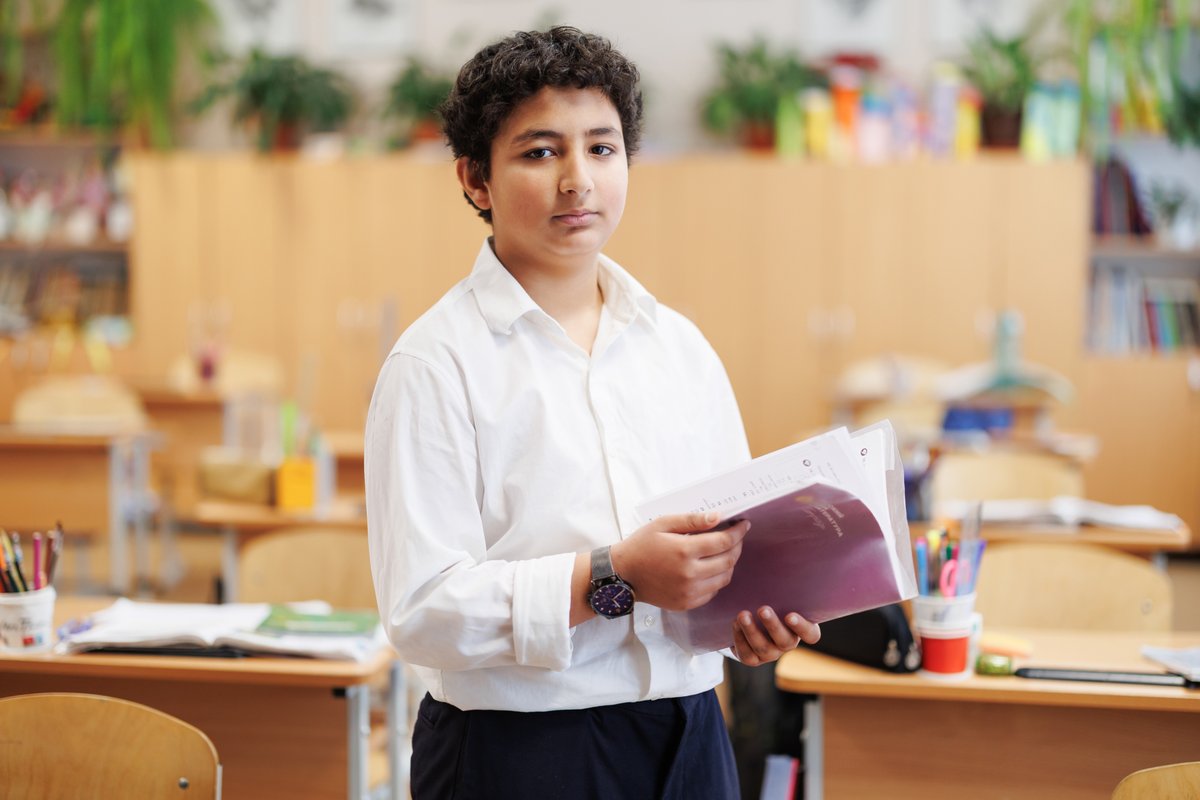 UNICEFMoldova's tweet image. On #InternationalRomaDay, Mihail’s story from Soroca 🇲🇩 reminds us that inclusive #education means more than access, it means support, confidence, and a future. Supported by @FCDOGovUK 🇬🇧, #UNICEF helps create schools where every #child matters.
👉 shorturl.at/oHceG