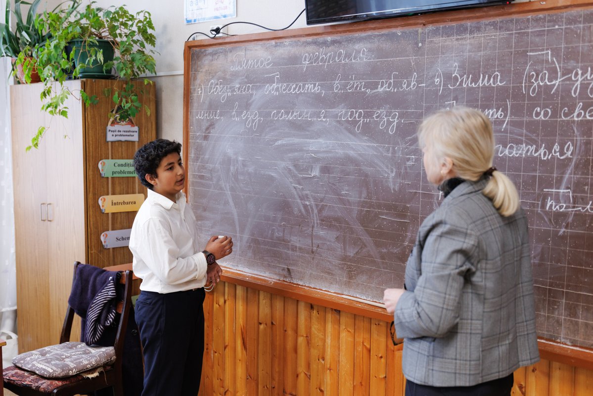 UNICEFMoldova's tweet image. On #InternationalRomaDay, Mihail’s story from Soroca 🇲🇩 reminds us that inclusive #education means more than access, it means support, confidence, and a future. Supported by @FCDOGovUK 🇬🇧, #UNICEF helps create schools where every #child matters.
👉 shorturl.at/oHceG