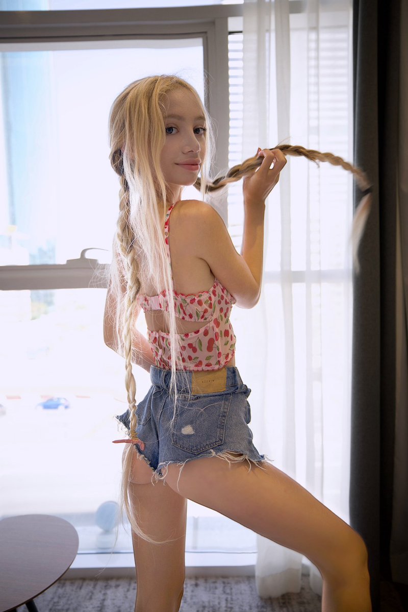 LoLiBela tweet media