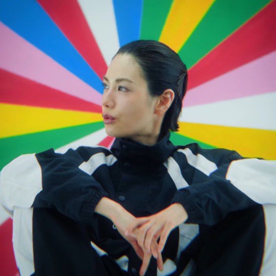 This music video is simply art i have never seen anything like it before😍😍 i am in love TOP really outdid himself here #Studio54 #AnotherDimension #TTTOP #TOP