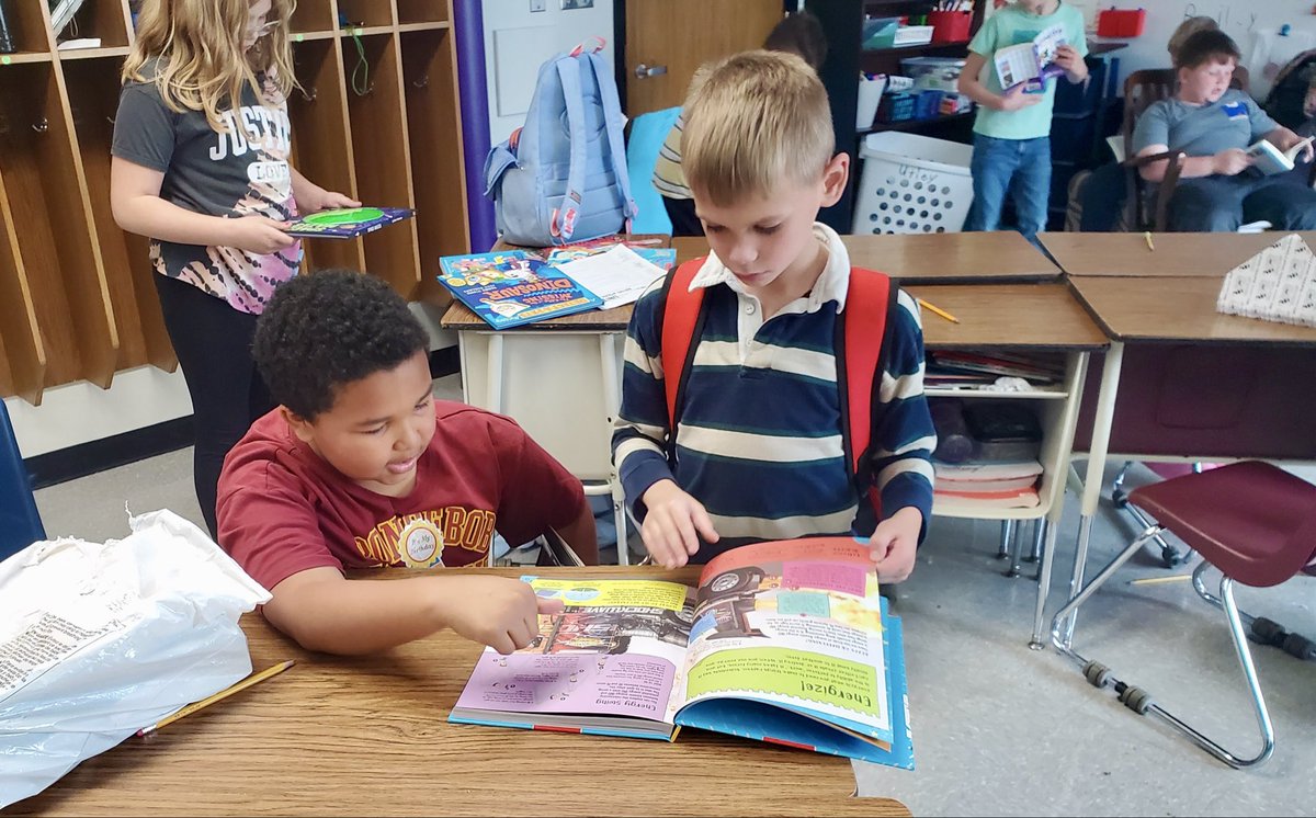 tz_school's tweet image. Book Blast books were distributed. Everyone received at least one book.  Check out Miss Utley’s class!#bookblast #literacy