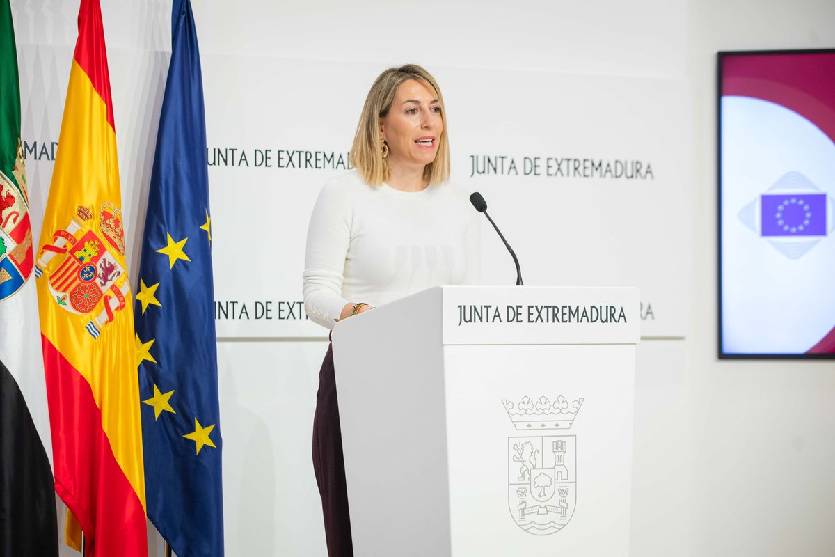 MGuardiolaM's tweet photo. Enhorabuena al Comité Europeo de las Regiones por el Premio Europeo Carlos V.

El @EU_CoR lleva más de tres décadas haciendo posible que los anhelos y los desafíos de regiones como Extremadura estén presentes en las decisiones de la UE.

Mi reconocimiento también al liderazgo y la política cercana de @CoR_President y @JuanMa_Moreno. Será un honor recibirles en el Monasterio de Yuste el 12 de mayo.