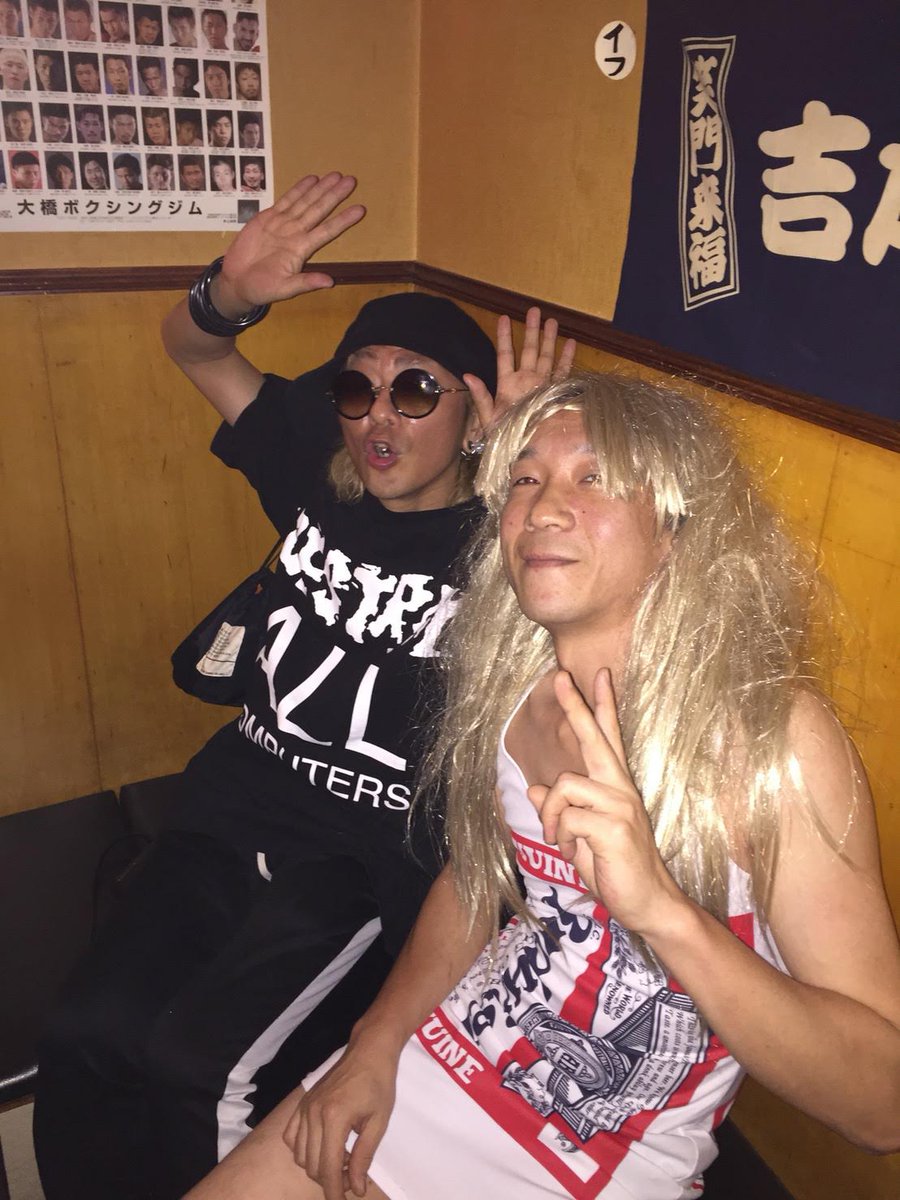 unkomannobuta's tweet photo. @ShowAyanocozey 数年前、函館でライブに来てた翔やんと飲み屋で遭遇し写真撮ってもらった従兄弟です。 https://t.co/akohVND9Ap