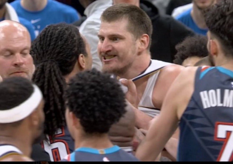 Iɴsᴛɪ8ᴛoʀ tweet media